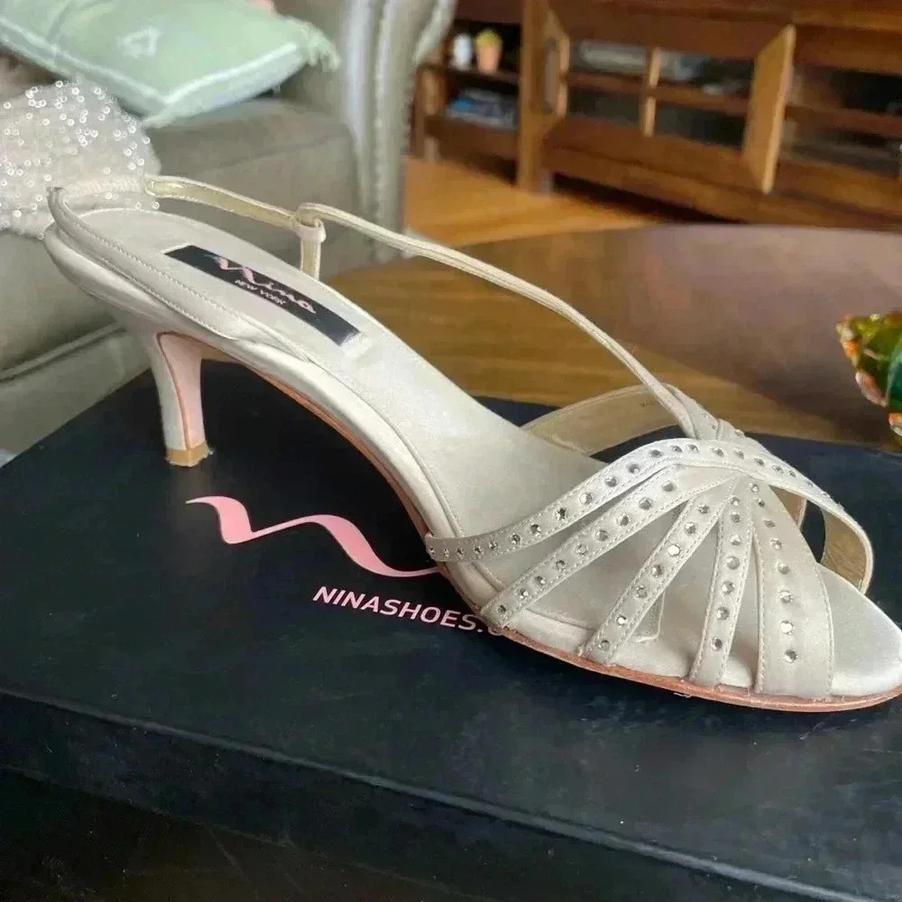 Nina light beige heels